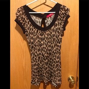 Almost Famous Leopard top